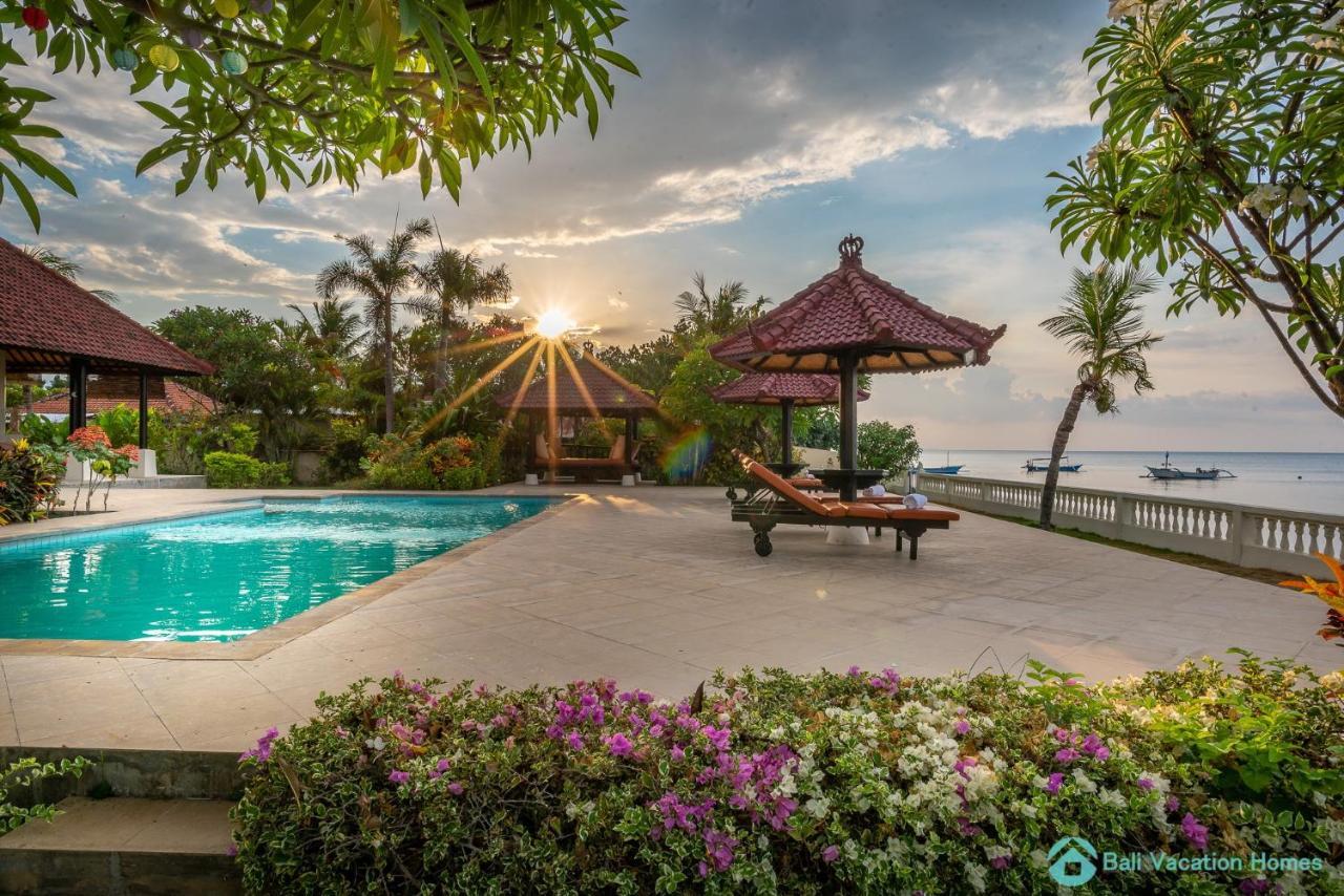 Villa Namaste - Beachfront At Lovina 10P, Pool, Bbq Banjar  Экстерьер фото