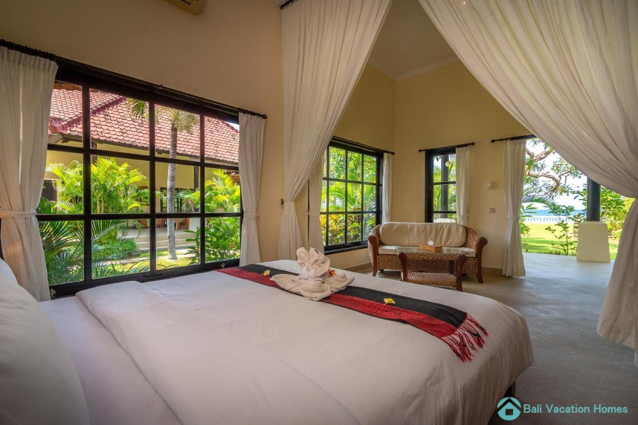 Villa Namaste - Beachfront At Lovina 10P, Pool, Bbq Banjar  Экстерьер фото