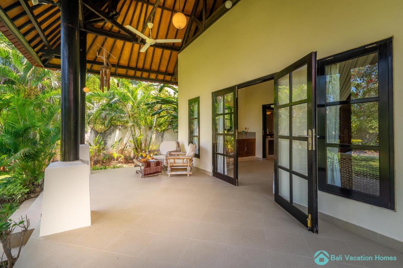 Villa Namaste - Beachfront At Lovina 10P, Pool, Bbq Banjar  Экстерьер фото
