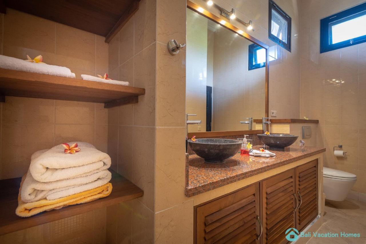 Villa Namaste - Beachfront At Lovina 10P, Pool, Bbq Banjar  Экстерьер фото