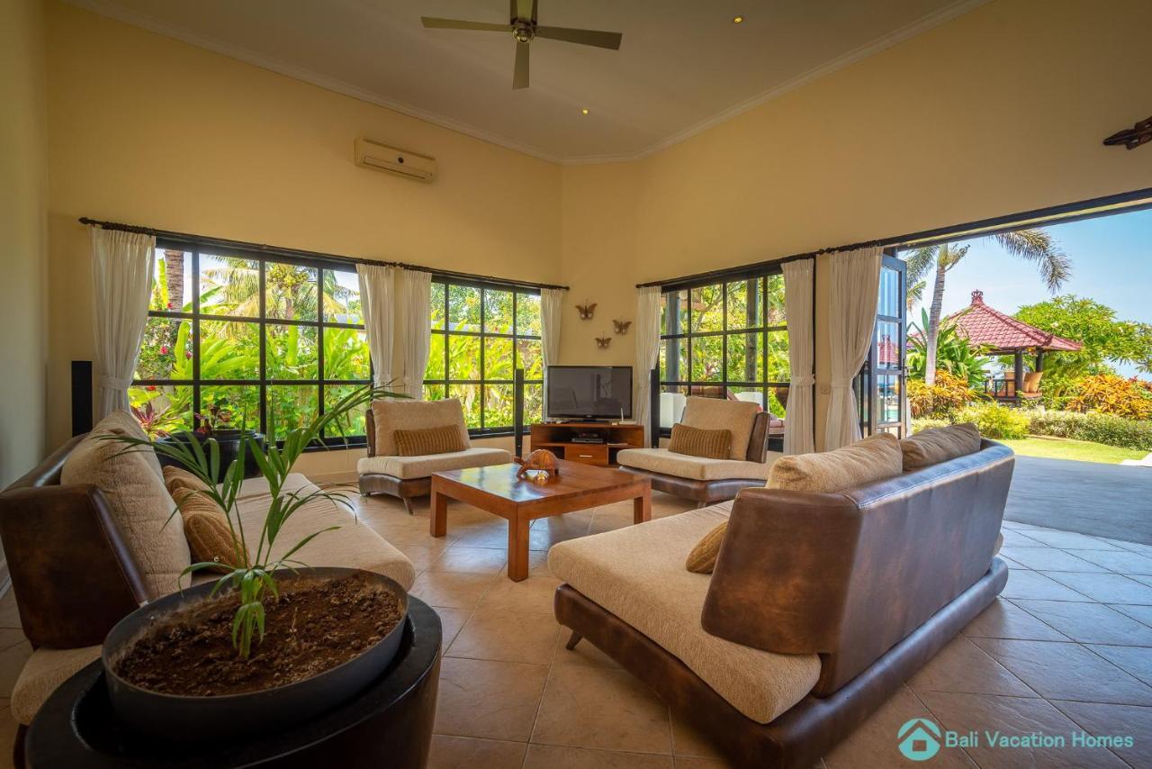 Villa Namaste - Beachfront At Lovina 10P, Pool, Bbq Banjar  Экстерьер фото