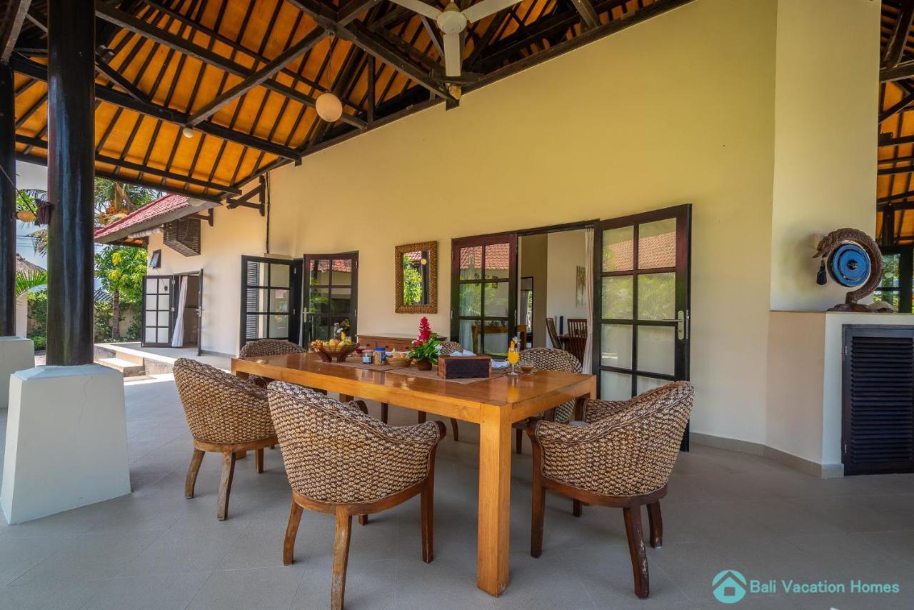 Villa Namaste - Beachfront At Lovina 10P, Pool, Bbq Banjar  Экстерьер фото